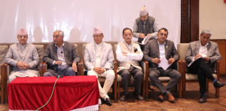 सामाजिक सञ्जाल बन्द गर्ने सरकारको निर्णयप्रति कांग्रेस नेताहरु असन्तुष्ट