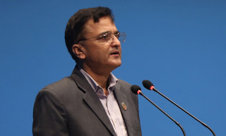 योगेशको व्यंग्य : ‘अध्यादेशबाट जन्मिएको पार्टीले पनि अध्यादेशको विरोध गर्दा अचम्म लाग्छ’