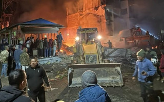 खाना पकाउने ग्यासबाट सल्किएको आगोले खोटाङको हलेसीका तीन घरमा क्षति