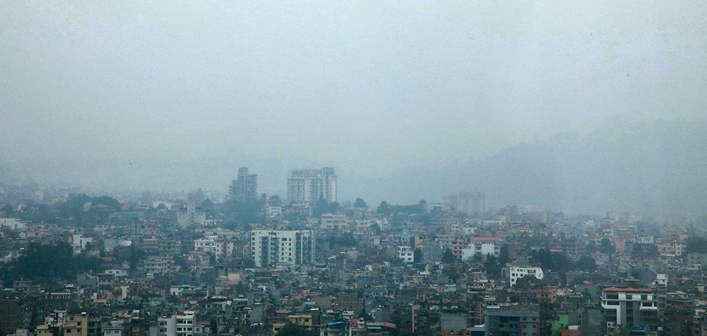 व्यस्त शहर काठमाडौं उपत्यका वायु प्रदुषणले शिथिल, प्रदूषण व्यवस्थापन सरकारको प्राथमिक विषय बन्न सकेन (खासखबर)