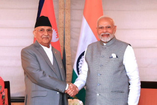 प्रधानमन्त्री ओली र भारतका प्रधानमन्त्री मोदीबीच भेटवार्ता
