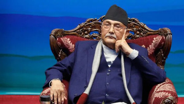 प्र्रधानमन्त्री ओलीविरुद्धको आक्रोश चुलिँदै, सामाजिक सञ्जालदेखी सार्वजनिक कार्यक्रममै विरोध र नारावाजी, अहमता छाडेर सच्चिन सुझाव (खासखबर)