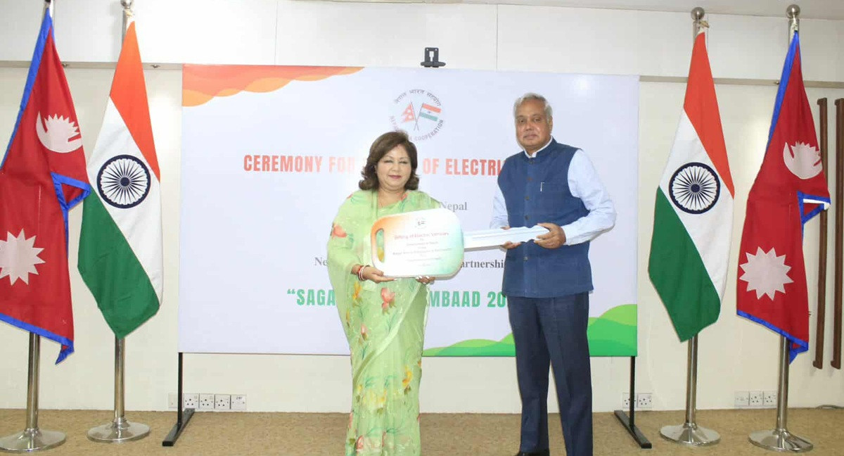 सगरमाथा संवादका लागि भारतद्वारा १५ वटा गाढी सहयोग
