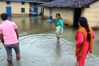 धनगढीमा अत्यधिक वर्षा, एक हजार बढी घर डुवान - आठ जनाको उद्धार