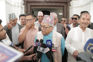 राजा ल्याउन हिँडेको राप्रपा आँफै फुटको संघारमा, धवल र लोहनीको साथ लिएर आयोगमा सुवेदीको उजुरी, लिङ्देन स्वच्छाचारी बनेको आरोप (खासखबर)
