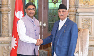 प्रधानमन्त्रीलाई भारत भ्रमणको निम्तो लिएर नेपाल आउँदै भारतीय विदेश सचिव मिस्री