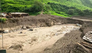 बाजुराको विच्छ्यामा बाढीले ११ घर बगायो