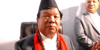 प्रधानमन्त्री विश्वविद्यालयको कुलपति रहने व्यवस्था हटाईँदै, गैरराजनैतीक विज्ञ व्यक्ति नियुक्त गर्नुपर्नेमा जोड, शैक्षिक सुधारमै योगदान दिने विश्वास (खासखबर)