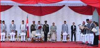 अन्तरिम सरकारको आधाबढी कार्यकाल मन्त्रीपरिषद् विस्तारमै, चौथोपटक विस्तार गर्दा पनि मन्त्रीमण्डल अपुरै, सरकारले असक्षमता प्रदर्शन गरेको टिप्पणी (खासखबर)