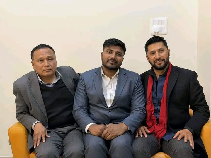 नागरिक सरकारका मन्त्रीहरु नै दलीय राजनीतिमा, सरकार र निर्वाचनको निष्पक्षतामाथी प्रश्न उठ्दै, नैतिकता देखाएर राजीनामा दिन सुझाव (खासखबर)
