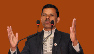 आन्तरिक विवाद सामाजिक सञ्जालमा छताछुल्ल पार्नु गलत हो - एमाले नेता भट्टराई